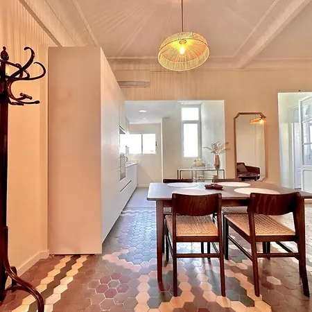 Stylish Ruzafa Market Apartment